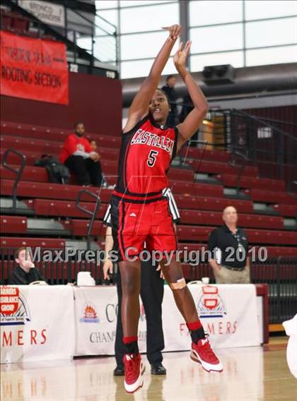 Thumbnail 1 in Castilleja vs. Pinewood (CIF CCS D5 Final) photogallery.