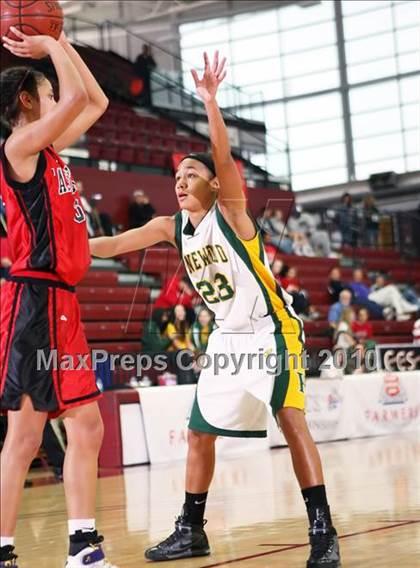 Thumbnail 1 in Castilleja vs. Pinewood (CIF CCS D5 Final) photogallery.