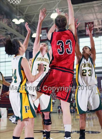 Thumbnail 1 in Castilleja vs. Pinewood (CIF CCS D5 Final) photogallery.