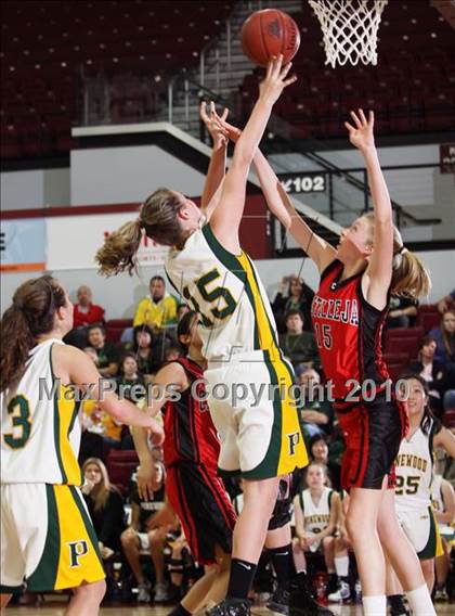 Thumbnail 3 in Castilleja vs. Pinewood (CIF CCS D5 Final) photogallery.