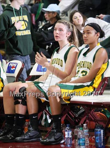 Thumbnail 2 in Castilleja vs. Pinewood (CIF CCS D5 Final) photogallery.