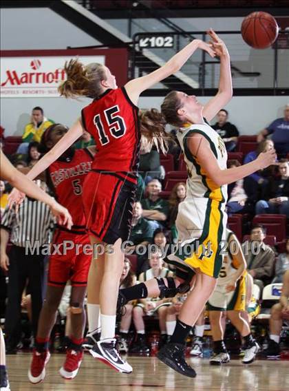 Thumbnail 2 in Castilleja vs. Pinewood (CIF CCS D5 Final) photogallery.