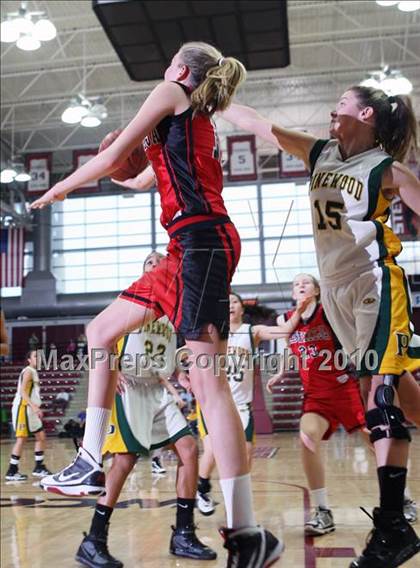 Thumbnail 1 in Castilleja vs. Pinewood (CIF CCS D5 Final) photogallery.