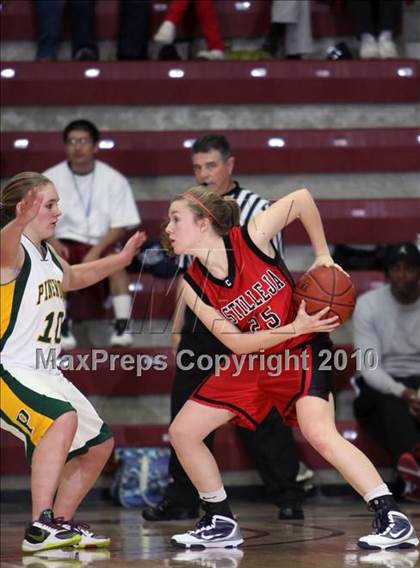 Thumbnail 1 in Castilleja vs. Pinewood (CIF CCS D5 Final) photogallery.
