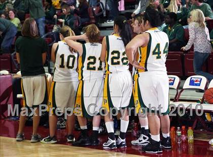 Thumbnail 1 in Castilleja vs. Pinewood (CIF CCS D5 Final) photogallery.