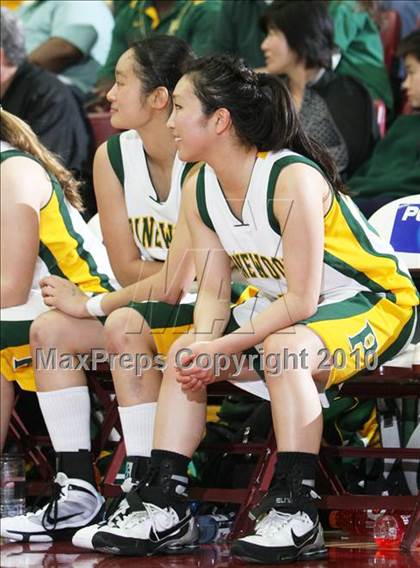 Thumbnail 2 in Castilleja vs. Pinewood (CIF CCS D5 Final) photogallery.