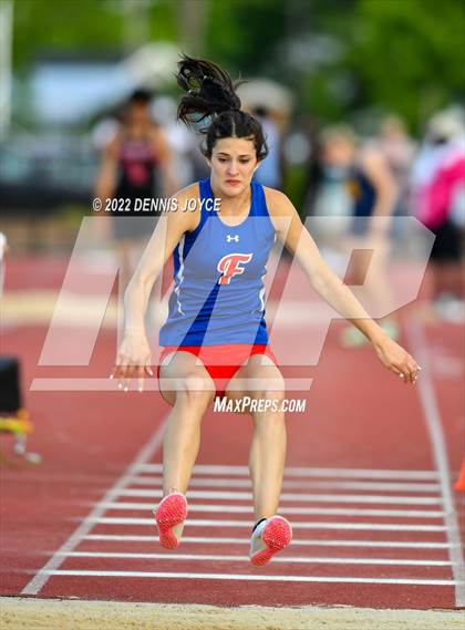 Thumbnail 3 in Section V State Qualifier Track Meet photogallery.
