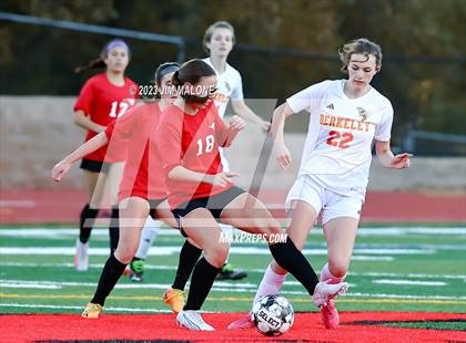Thumbnail 1 in JV: Berkeley @ Monte Vista photogallery.
