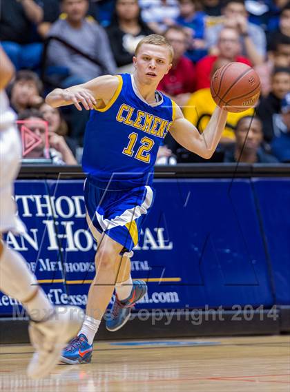 Thumbnail 3 in Brennan vs. Clemens (UIL 5A Regional Quarterfinals) photogallery.