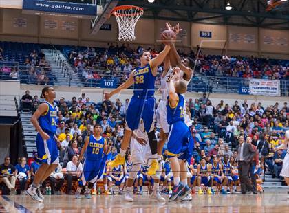 Thumbnail 3 in Brennan vs. Clemens (UIL 5A Regional Quarterfinals) photogallery.