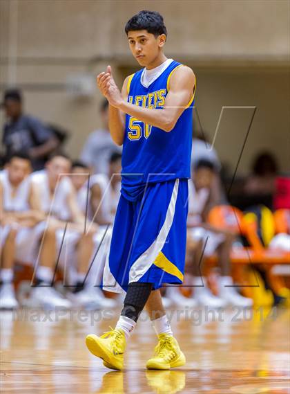 Thumbnail 1 in Brennan vs. Clemens (UIL 5A Regional Quarterfinals) photogallery.