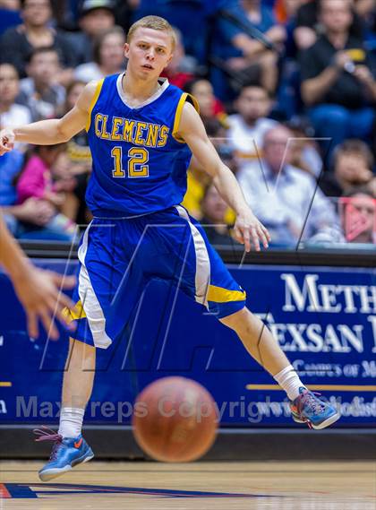 Thumbnail 2 in Brennan vs. Clemens (UIL 5A Regional Quarterfinals) photogallery.