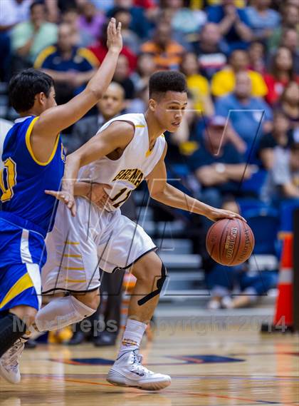 Thumbnail 1 in Brennan vs. Clemens (UIL 5A Regional Quarterfinals) photogallery.