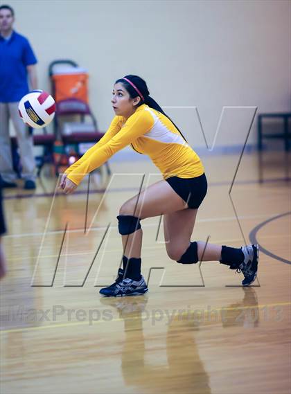 Thumbnail 3 in Carter-Riverside vs Arlington Heights (EMS-ISD Tournament) photogallery.