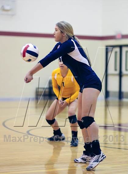 Thumbnail 2 in Carter-Riverside vs Arlington Heights (EMS-ISD Tournament) photogallery.
