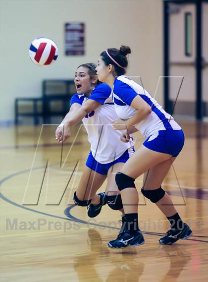 Thumbnail 3 in Carter-Riverside vs Arlington Heights (EMS-ISD Tournament) photogallery.