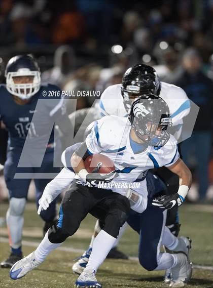 Thumbnail 3 in Valor Christian vs. Grandview (CHSAA 5A Quarter-Final) photogallery.