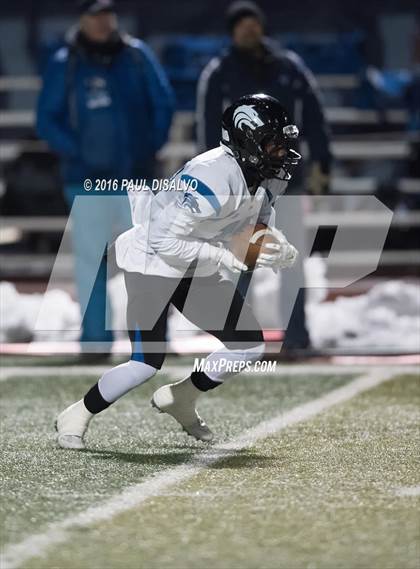 Thumbnail 2 in Valor Christian vs. Grandview (CHSAA 5A Quarter-Final) photogallery.
