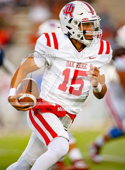 Thumbnail 1 in College Park vs Oak Ridge photogallery.