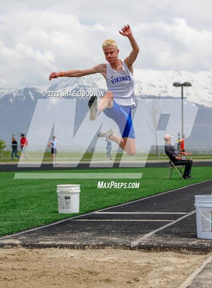 Thumbnail 2 in UHSAA 6A Region 4 Championships  photogallery.