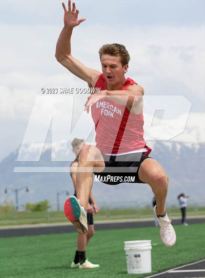 Thumbnail 1 in UHSAA 6A Region 4 Championships  photogallery.