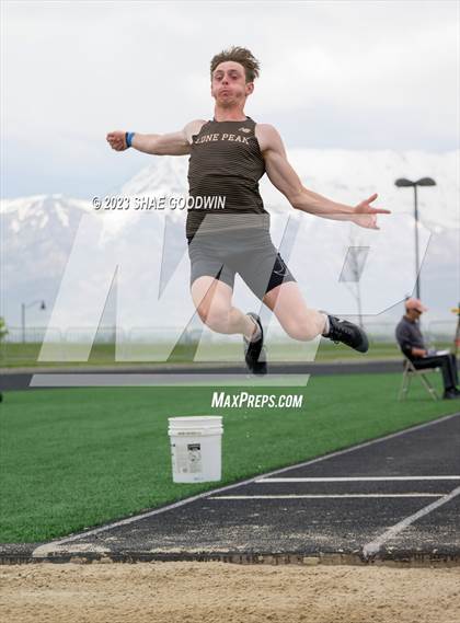 Thumbnail 1 in UHSAA 6A Region 4 Championships  photogallery.