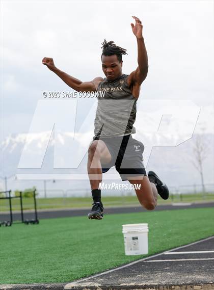 Thumbnail 2 in UHSAA 6A Region 4 Championships  photogallery.