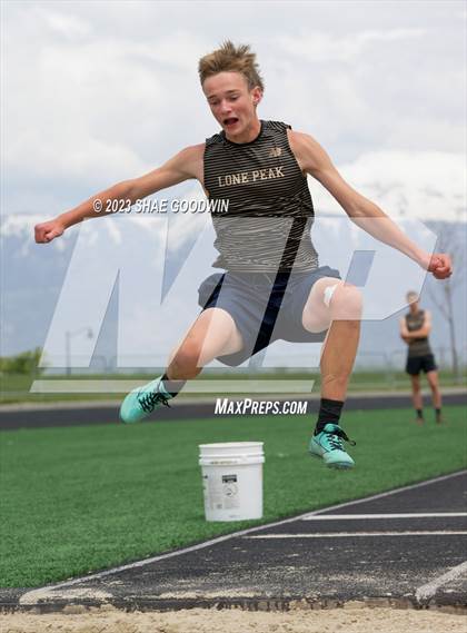 Thumbnail 1 in UHSAA 6A Region 4 Championships  photogallery.