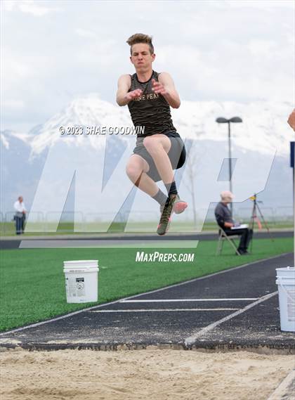 Thumbnail 2 in UHSAA 6A Region 4 Championships  photogallery.