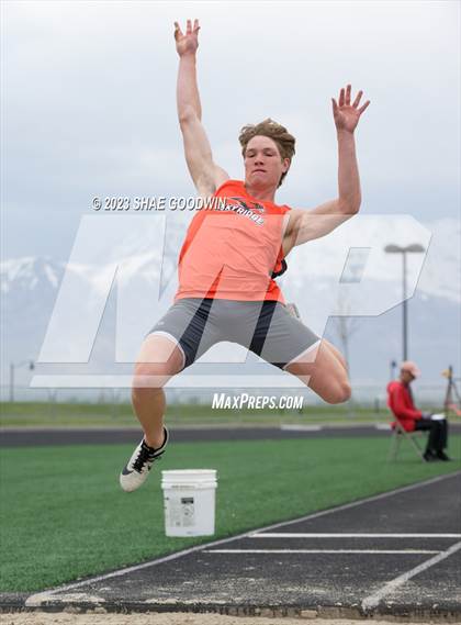 Thumbnail 2 in UHSAA 6A Region 4 Championships  photogallery.