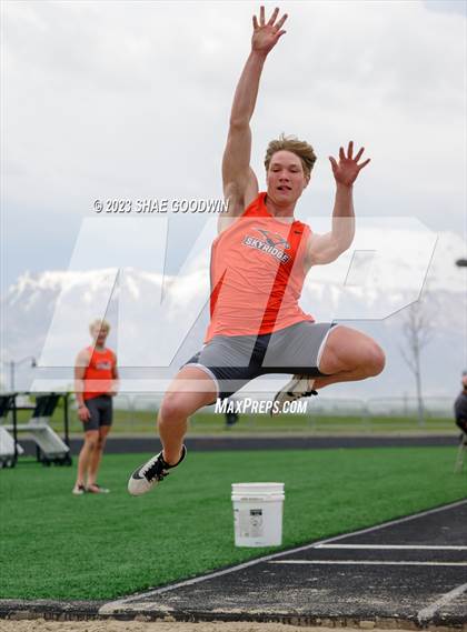 Thumbnail 3 in UHSAA 6A Region 4 Championships  photogallery.