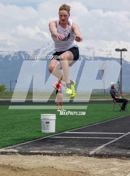 Thumbnail 1 in UHSAA 6A Region 4 Championships  photogallery.