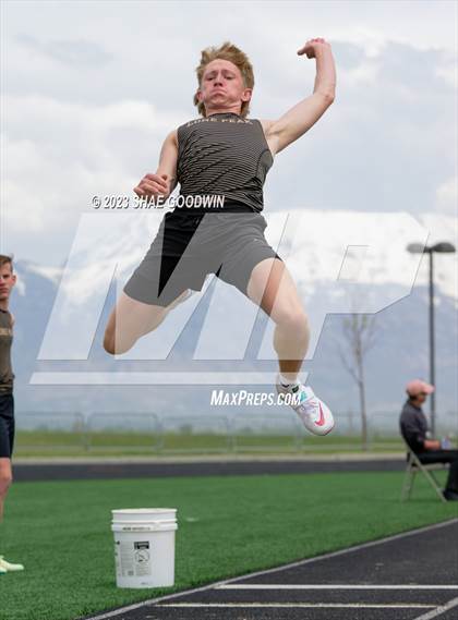 Thumbnail 3 in UHSAA 6A Region 4 Championships  photogallery.
