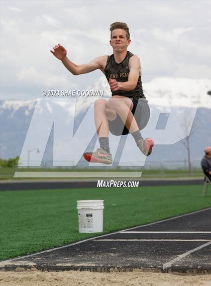 Thumbnail 1 in UHSAA 6A Region 4 Championships  photogallery.