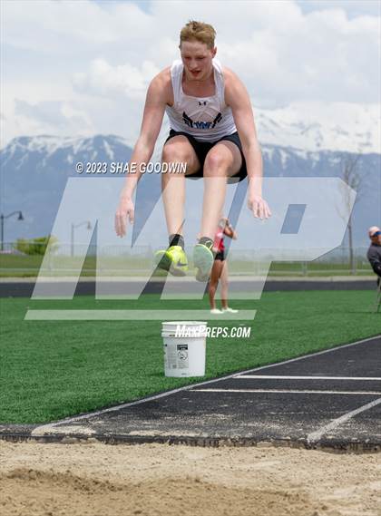 Thumbnail 2 in UHSAA 6A Region 4 Championships  photogallery.