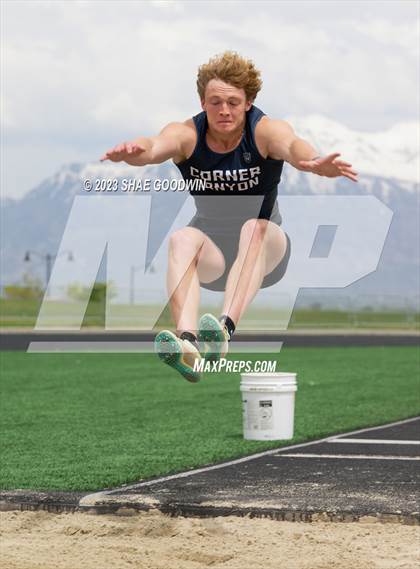 Thumbnail 2 in UHSAA 6A Region 4 Championships  photogallery.