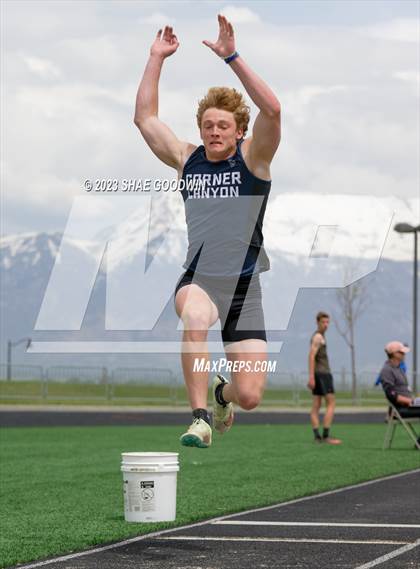 Thumbnail 3 in UHSAA 6A Region 4 Championships  photogallery.
