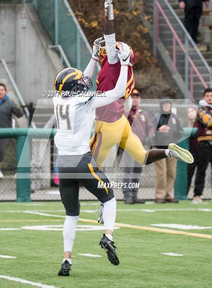 Thumbnail 1 in O'Dea vs. Bellevue (WIAA 3A Semifinal) photogallery.