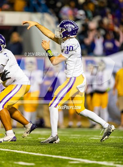 Thumbnail 3 in Northwestern vs Irmo (SCHSL 5A Div. 2 Final) photogallery.