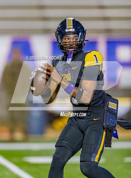 Thumbnail 2 in Northwestern vs Irmo (SCHSL 5A Div. 2 Final) photogallery.