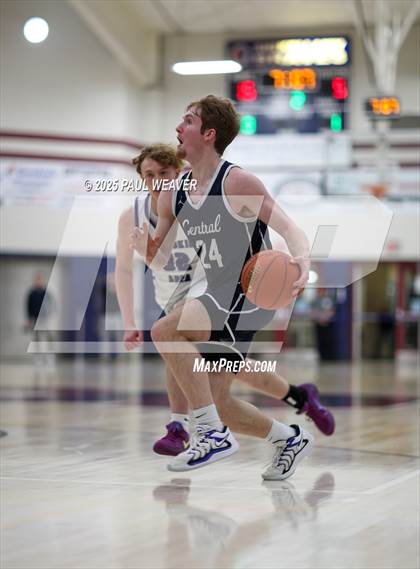 Thumbnail 3 in Shamokin Area vs. Central Columbia (PIAA District 4 Class 4A Semifinal) photogallery.