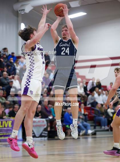 Thumbnail 2 in Shamokin Area vs. Central Columbia (PIAA District 4 Class 4A Semifinal) photogallery.