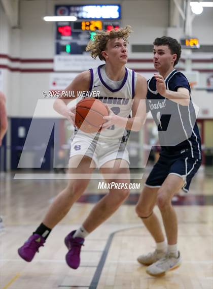 Thumbnail 3 in Shamokin Area vs. Central Columbia (PIAA District 4 Class 4A Semifinal) photogallery.