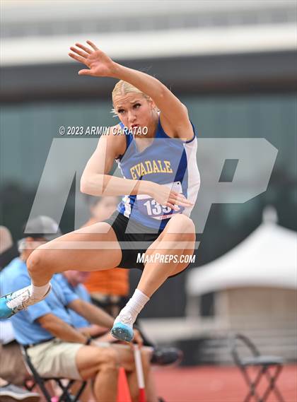 Thumbnail 2 in UIL 2A Track & Field Finals  photogallery.