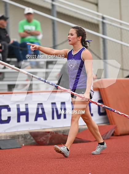 Thumbnail 3 in UIL 2A Track & Field Finals  photogallery.