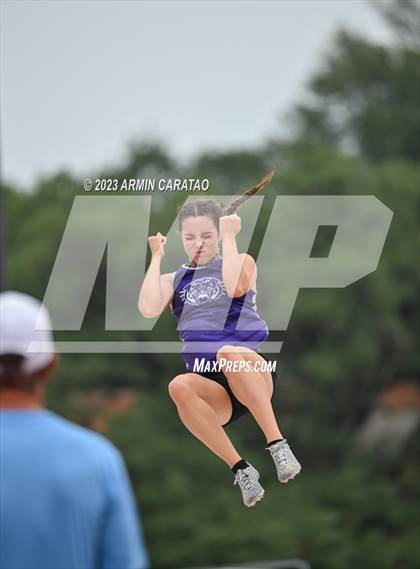Thumbnail 2 in UIL 2A Track & Field Finals  photogallery.