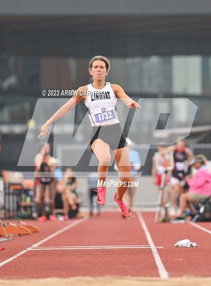 Thumbnail 1 in UIL 2A Track & Field Finals  photogallery.