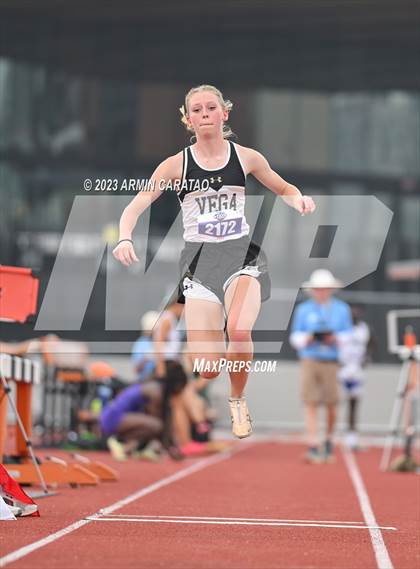 Thumbnail 1 in UIL 2A Track & Field Finals  photogallery.