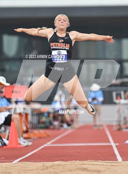 Thumbnail 1 in UIL 2A Track & Field Finals  photogallery.