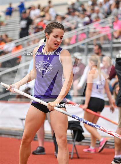 Thumbnail 3 in UIL 2A Track & Field Finals  photogallery.